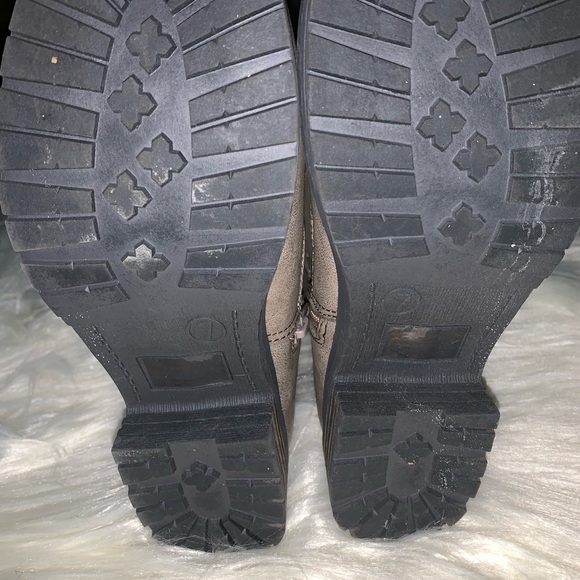 Mossimo size 7 fur lined boots - Picture 2 of 2